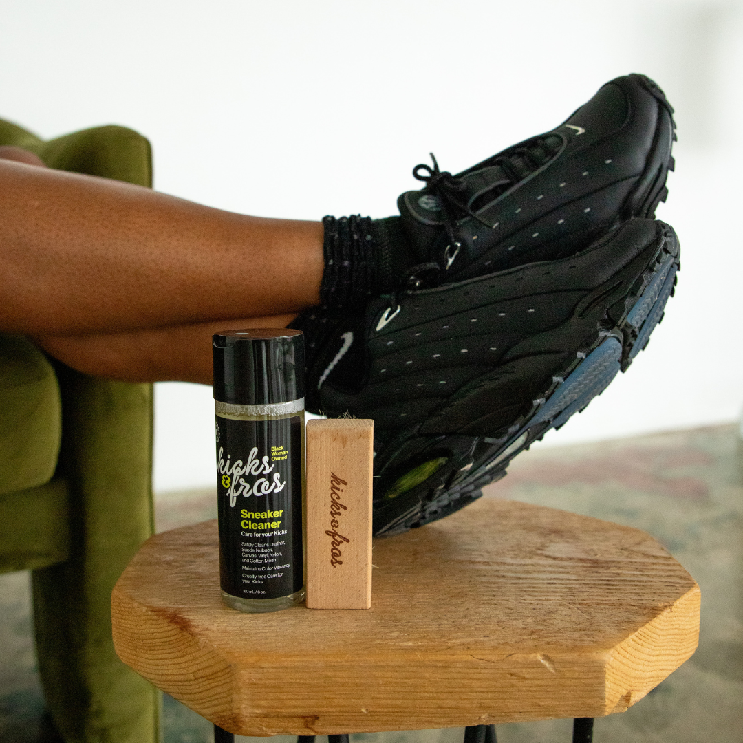 SneakERASERS for touchups on-the-go! 👟💨 Cleaning kicks at rhe @Cleve, Sneaker Clean